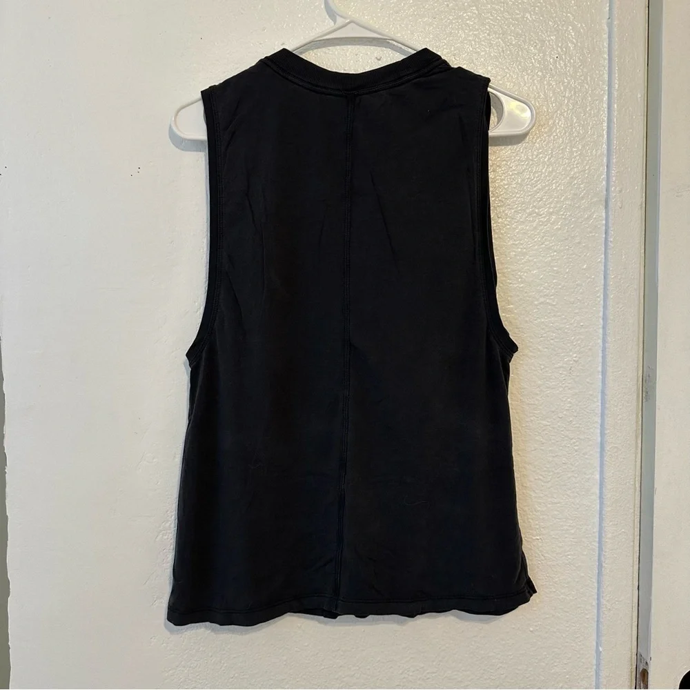 Lululemon Tank - Picture 5 of 6